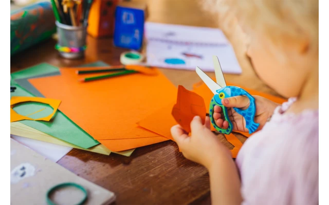Fiskars Tierschere Für Kinder 13 Cm Marienkäfer – Bild 3