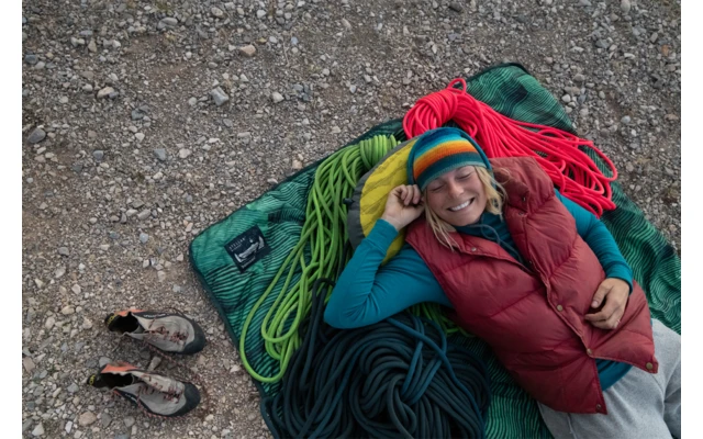 Therm-a-Rest Stellar Blanket Campingdecke Green Wave Print – Bild 4